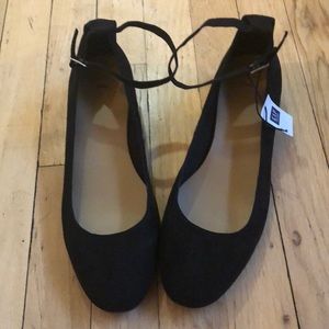 GAP flats with ankle strap Women’s 9 NWT